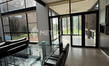 Casa 6 ambientes a la laguna en Venta, El Lauquen Canning