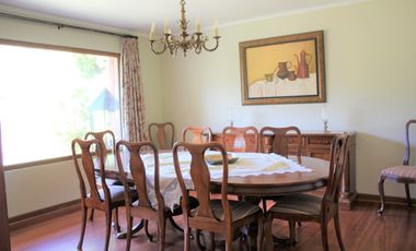 PRECIOSA CASA EN VENTA 5 DORM PIEDRA ROJA CHICUREO COLINA