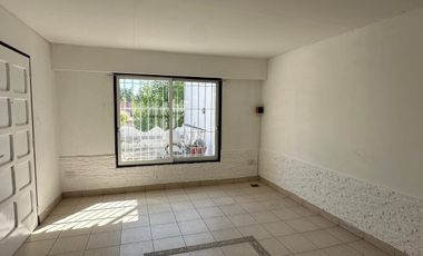 Casa en  venta de 3 dormitorios en Santa Genoveva