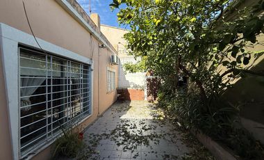 PH tres ambientes a reciclar a la venta en Villa Dominico