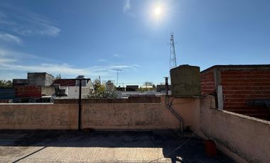 PH tres ambientes a reciclar a la venta en Villa Dominico
