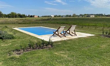 Casa en venta - 3 Dormitorios 3 Baños - San Miguel del Monte