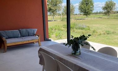 Casa en venta - 3 Dormitorios 3 Baños - San Miguel del Monte