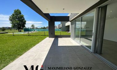 Casa en venta, 5 ambientes. Terralagos, Canning