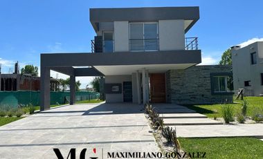 Casa en venta, 5 ambientes. Terralagos, Canning