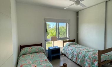 Casa en venta - 3 Dormitorios 3 Baños - San Miguel del Monte
