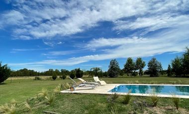 Casa en venta - 3 Dormitorios 3 Baños - San Miguel del Monte