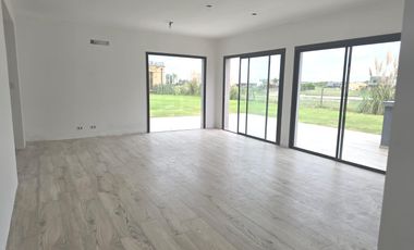 Casa en Venta en San Sebastian Área 11 - 4 Ambientes