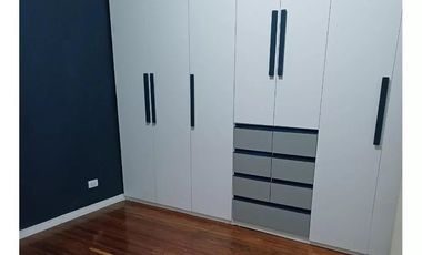 Venta departamento cinco ambientes en Microcentro