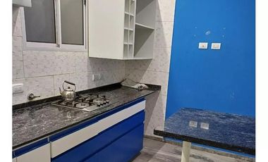Venta departamento cinco ambientes en Microcentro