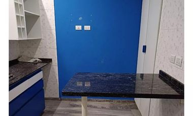 Venta departamento cinco ambientes en Microcentro