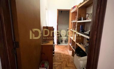 Tres ambientes con amplio balcón en Recoleta