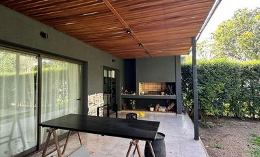 Casa en Alquiler  -  Villa Belgrano - Housing Seguridad 24 h