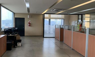 DEPOSITO DE 5100 m2 s/12000 DE TERRENO A TAN SOLO 100 MTS DE LA COLECTORA PANAMERICANA.