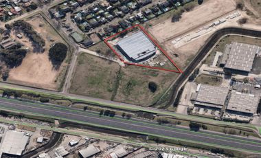 DEPOSITO DE 5100 m2 s/12000 DE TERRENO A TAN SOLO 100 MTS DE LA COLECTORA PANAMERICANA.
