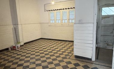 Casa para destino comercial en avellaneda al 600