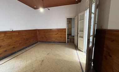 Casa para destino comercial en avellaneda al 600