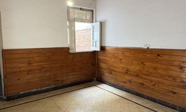 Casa para destino comercial en avellaneda al 600