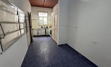 Casa para destino comercial en avellaneda al 600