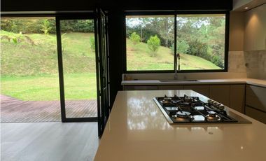 Venta de Casa en El Retiro en Parcelacion Sector Puro Cuero