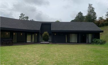 Venta de Casa en El Retiro en Parcelacion Sector Puro Cuero