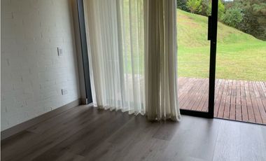 Venta de Casa en El Retiro en Parcelacion Sector Puro Cuero