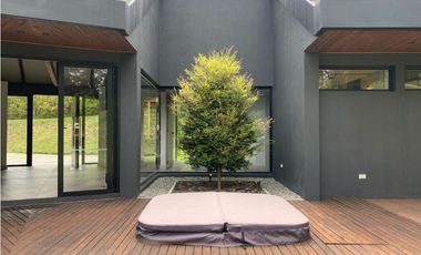 Venta de Casa en El Retiro en Parcelacion Sector Puro Cuero