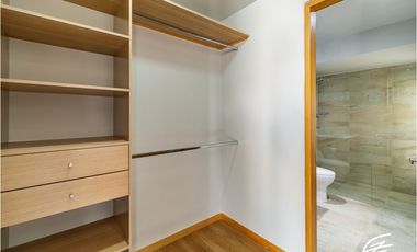 APARTAMENTO EN VENTA EN EL POBLADO, MEDELLN