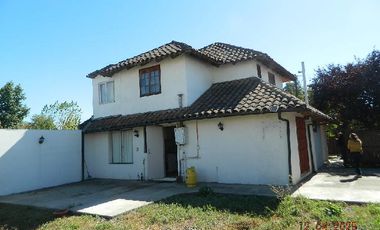 Casa 2 pisos, con depto. independiente, Sector Colón