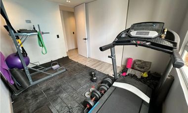 HERMOSO APARTAMENTO REMODELADO CERCA A LA AV DEL POBLADO Y PROVENZA