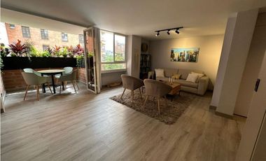 HERMOSO APARTAMENTO REMODELADO CERCA A LA AV DEL POBLADO Y PROVENZA
