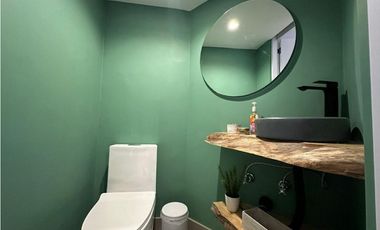 HERMOSO APARTAMENTO REMODELADO CERCA A LA AV DEL POBLADO Y PROVENZA