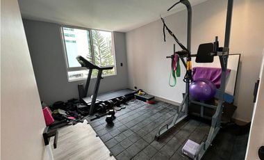 HERMOSO APARTAMENTO REMODELADO CERCA A LA AV DEL POBLADO Y PROVENZA