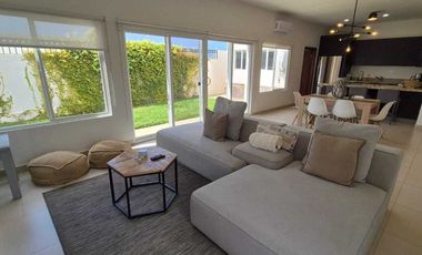 RENTA CASA EN FRACCIONAMIENTO PRIVADO CON VISTA AL MAR DE ROSARITO
