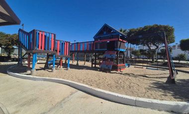 RENTA CASA EN FRACCIONAMIENTO PRIVADO CON VISTA AL MAR DE ROSARITO