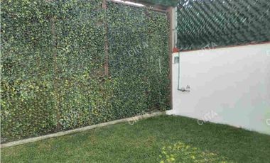 DISFRUTA DE ÉSTA CÓMODA CASA EN SATELITE DE UN PISO EN CALLE CERRADA