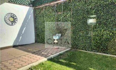 CÓMODA CASA EN SATELITE DE UN PISO EN CALLE CERRADA CON VIGILANCIA