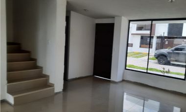 Mitad del Mundo, Casa en Venta, 108m2, 3 Habitaciones  nuevo