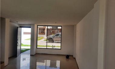 Mitad del Mundo, Casa en Venta, 108m2, 3 Habitaciones  nuevo