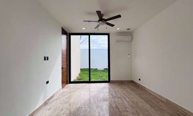CASA VENTA MÉRIDA, PRIVADA ADANA, AMENIDADES, MODELO A PLUS, 1 PISO, XCANATÚN.