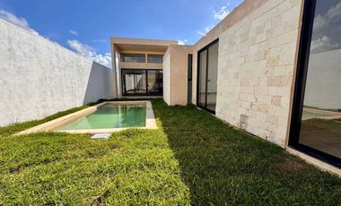 CASA VENTA MÉRIDA, PRIVADA ADANA, AMENIDADES, MODELO A PLUS, 1 PISO, XCANATÚN.