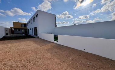CASA VENTA MÉRIDA, MODELO TARO, ALBERCA, 4 HABITS, 696M2,CUMBRE III DZITYÁ