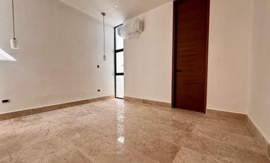 CASA VENTA MÉRIDA, 4 HABITACIONES, MODELO B PRIVADA ADANA, XCANATÚN. AMENIDADES.