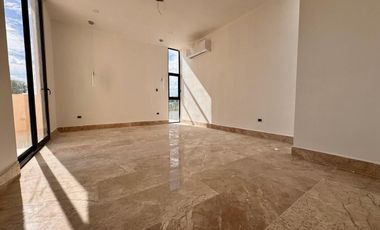 CASA VENTA MÉRIDA, 4 HABITACIONES, MODELO B PRIVADA ADANA, XCANATÚN. AMENIDADES.
