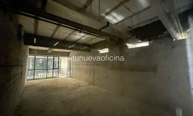 Venta Oficina 50m2 Santa Cruz Atoyac, Av.Cuauhtémoc acondicionada.
