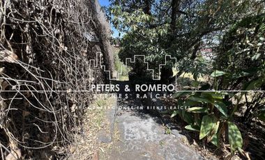 Casa como Terreno en Venta en Lomas de Bezares