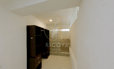Loft semi amueblado en renta en Vista Real