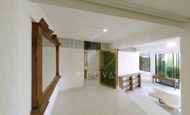 Loft semi amueblado en renta en Vista Real