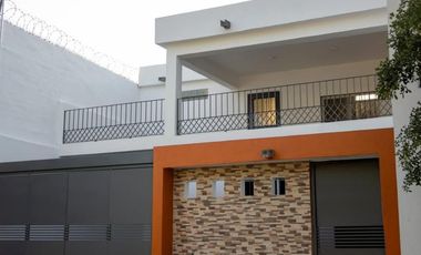 Hermosa casa en venta en una de las mejores zonas céntricas de colima