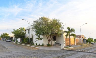Hermosa casa en Real Santa Barbara
